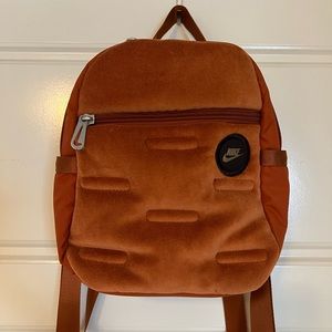 LIKE NEW ✨ NIKE MINI BACKPACK